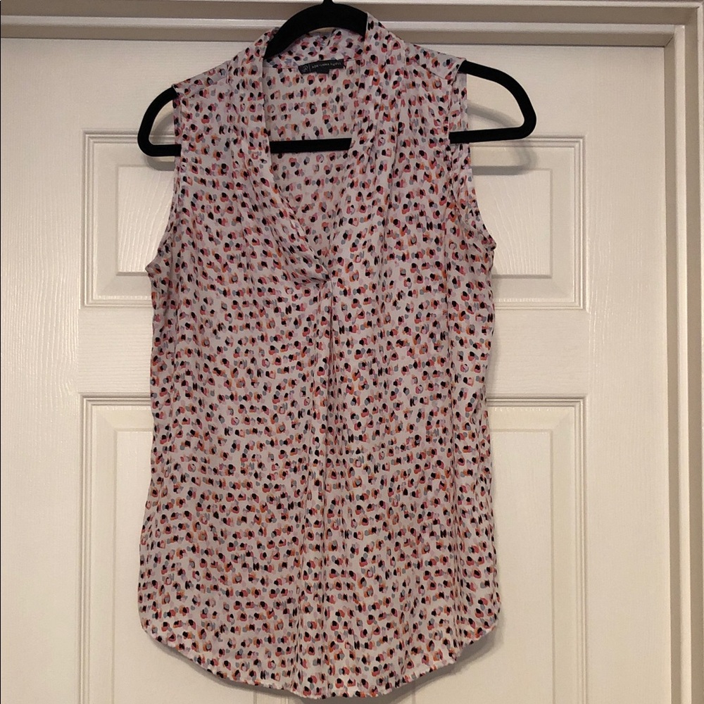 Adrianna Papell White Sleeveless V-Neck Camisole with Red and Black Dot Abstract